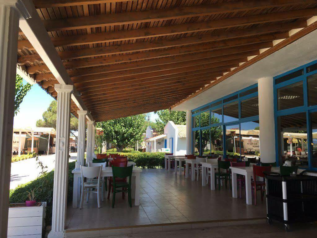 Teos Ormanci Tatil Koyu Hotel Seferihisar Kültér fotó